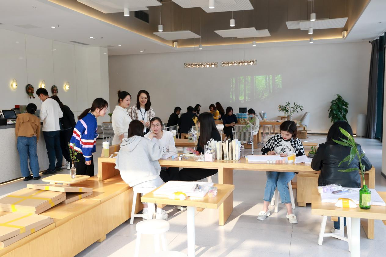 花漾女神，傲然綻放 | 邦彥技術(shù)舉行“花漾女神寵愛日”活動，熱烈慶祝三八國際婦女節(jié)
